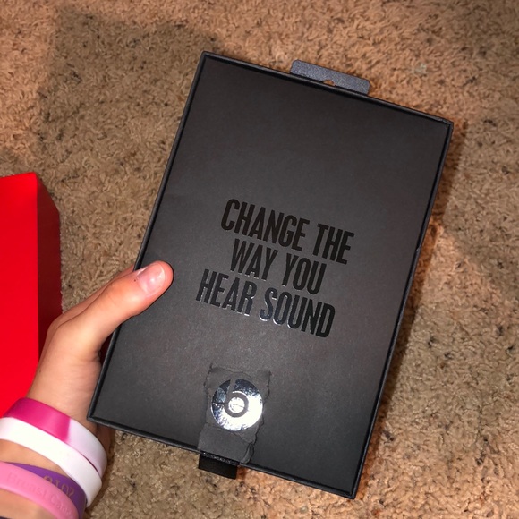BRAND NEW BEATS SOLO 2 - Picture 2 of 5